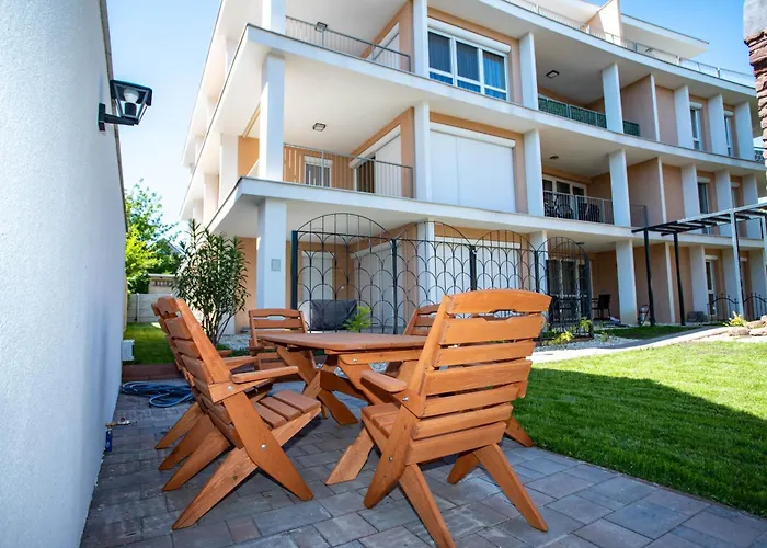 Voeroesko- Hazmester-